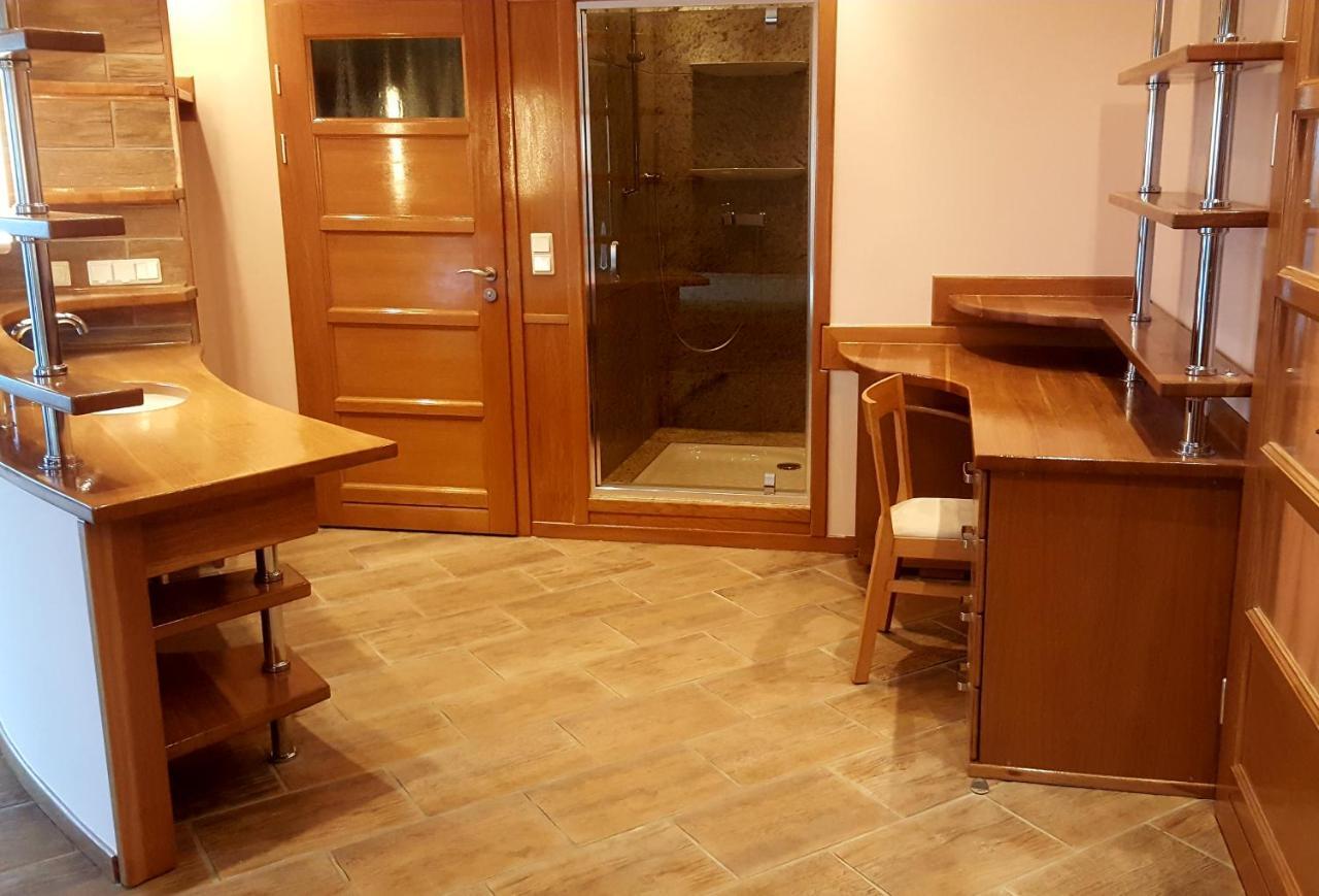 2 Apartment *